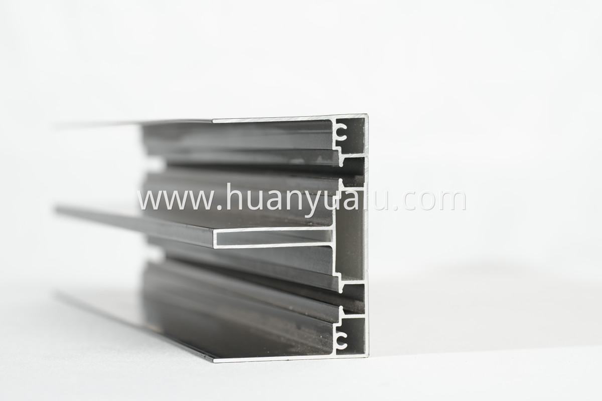 Hanging rail sliding door